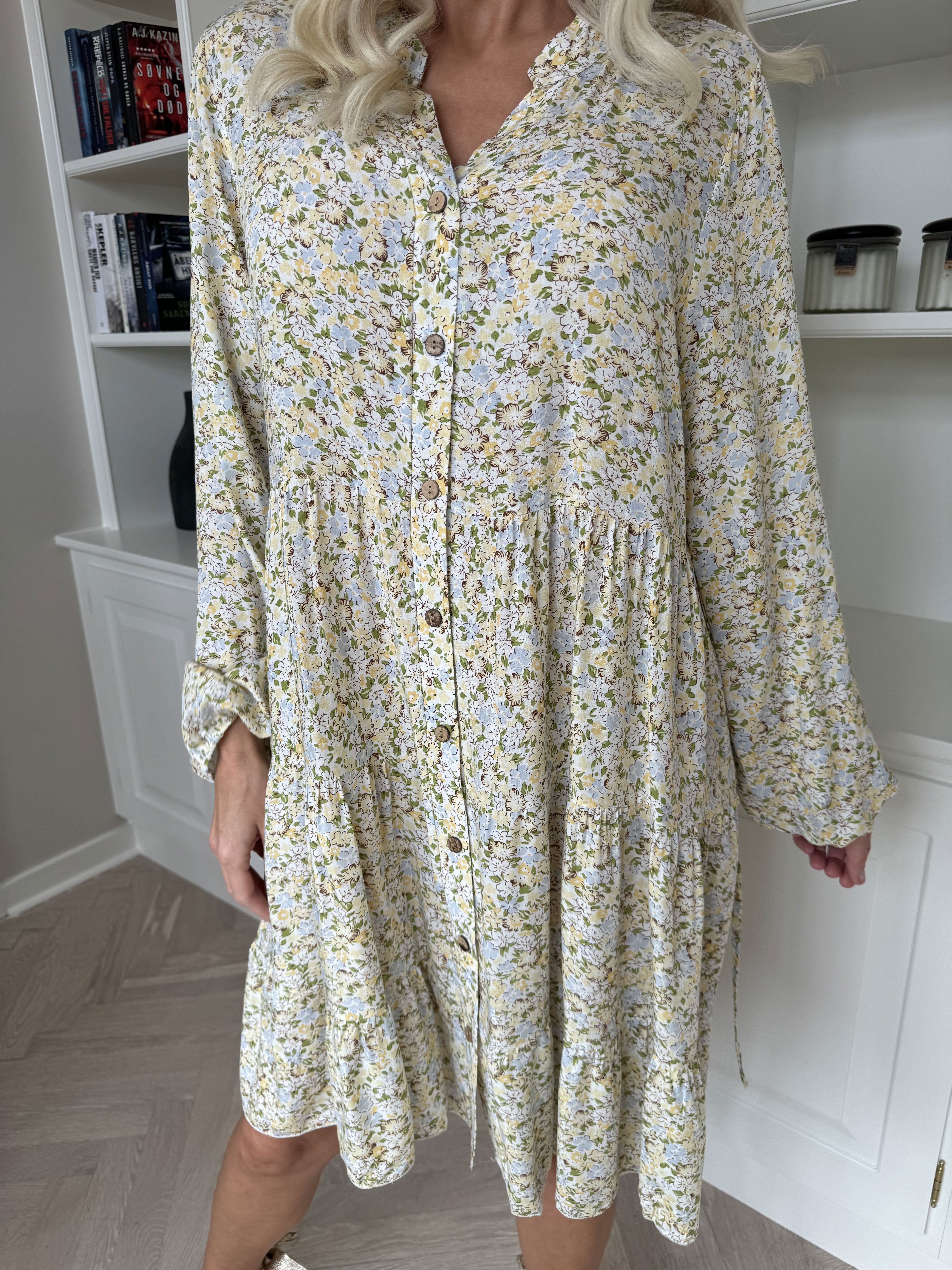 Avana - Blomstret kjole i bomuld med A-facon